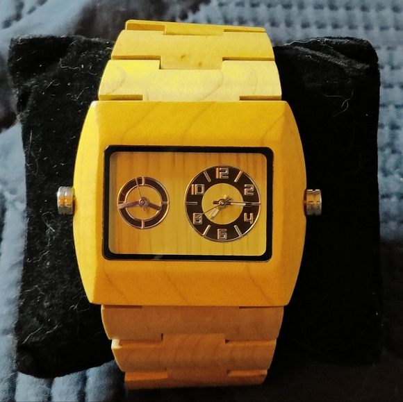 Unique WOODEN watch - Picture 1 of 8
